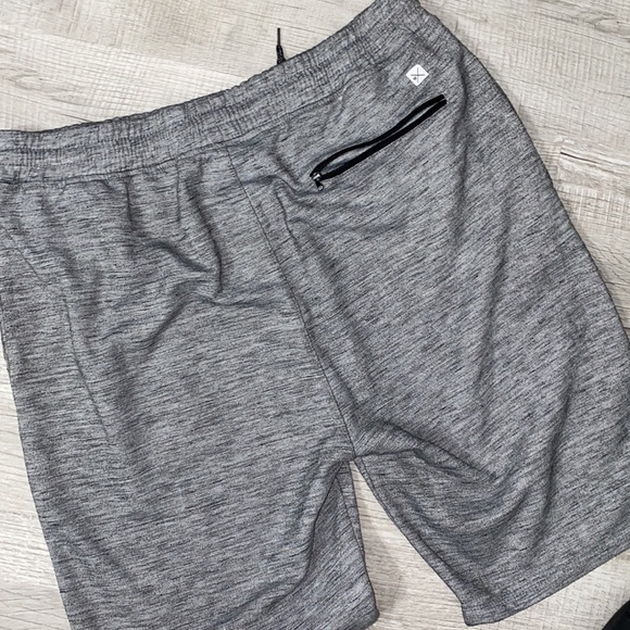 Buckle shorts xl - Picture 3 of 4